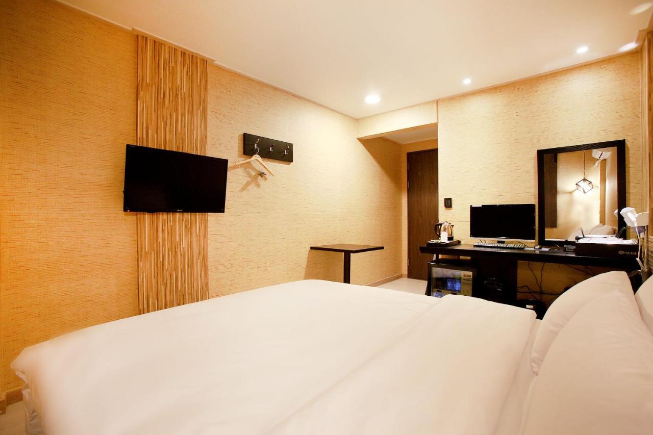 Eton Hotel Чхунчхон Экстерьер фото
